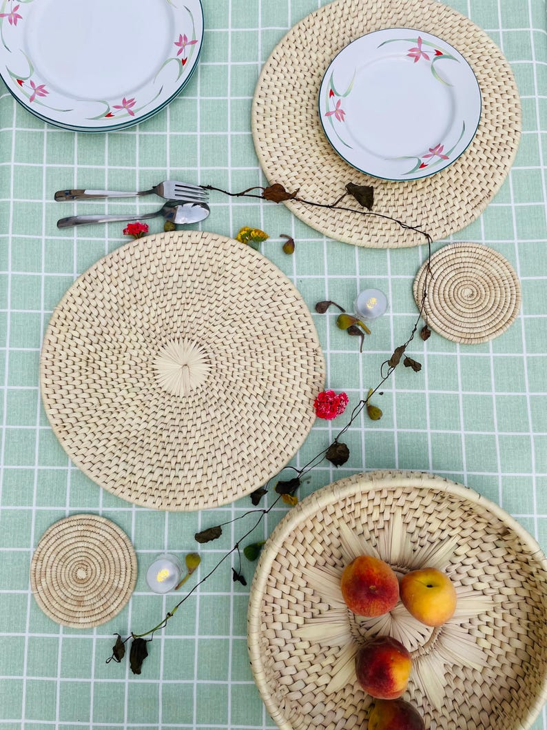 Hand Woven Round Placemats Set 14 in, Boho Placemats For Table, Rustic Woven Placemats, Palm Leaves Eco Friendly Placemat, boho Table Decor