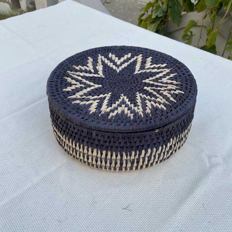Handwoven Lid Basket By Suzzi Homes, Eco-Friendly Woven Basket with Lid, Rustic Storage Basket, Boho Decor, Fruit Storage, Organizer Basket