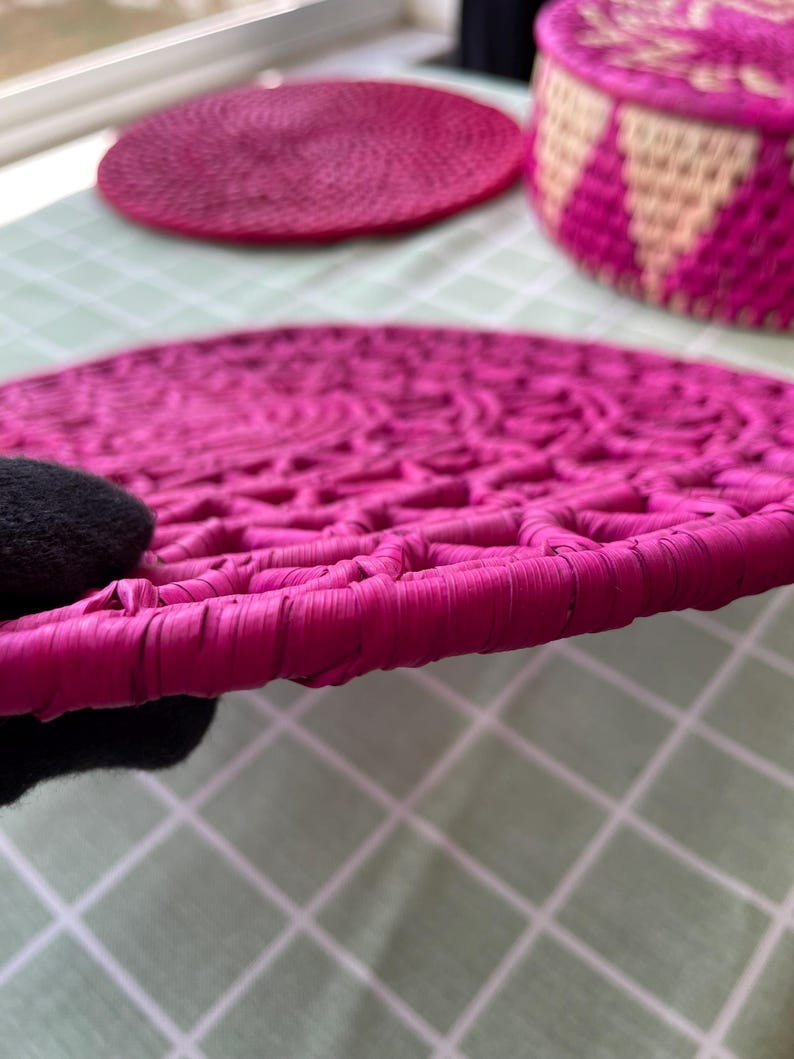 Woven Placemats Set of 4 – Hot Pink Fuchsia Boho Round Cut Work Placemats, Heat Resistant Dining Table Mats, Boho Table Decor