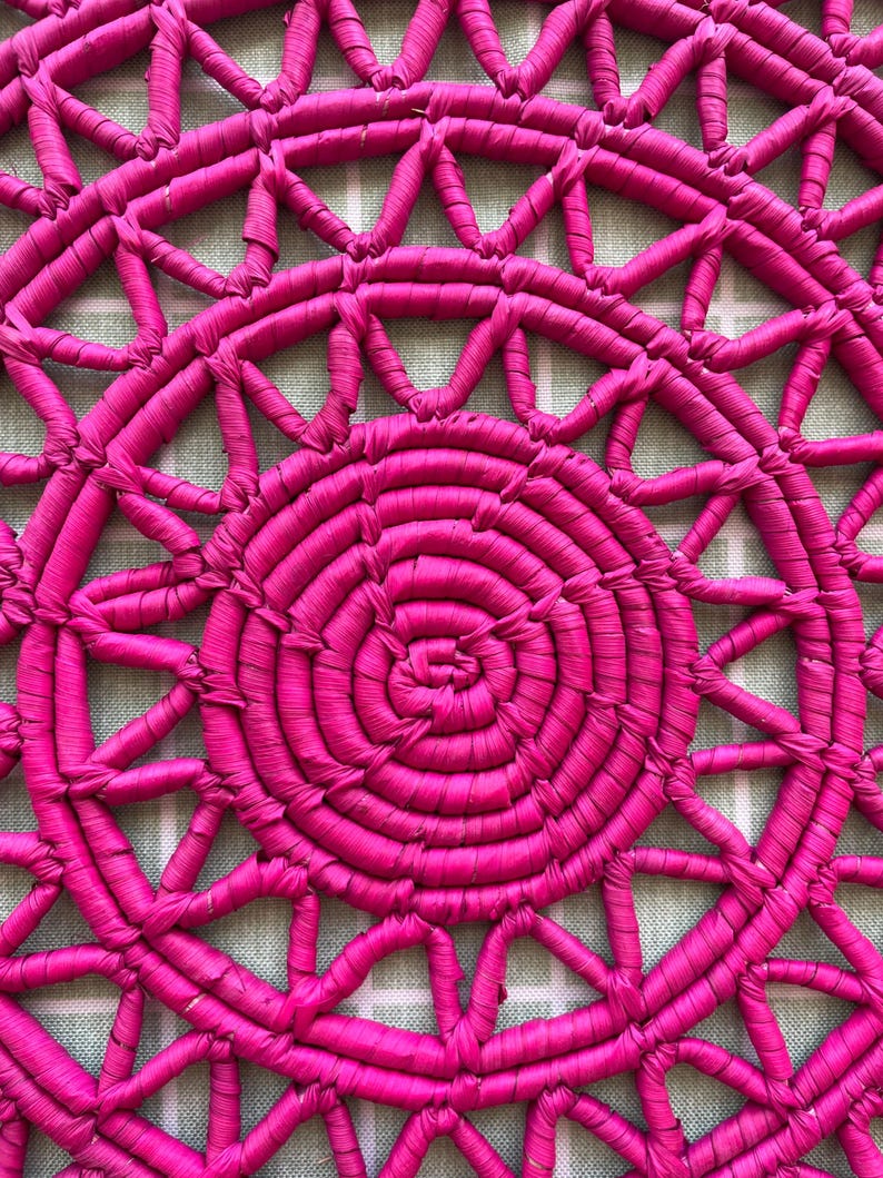 Woven Placemats Set of 4 – Hot Pink Fuchsia Boho Round Cut Work Placemats, Heat Resistant Dining Table Mats, Boho Table Decor