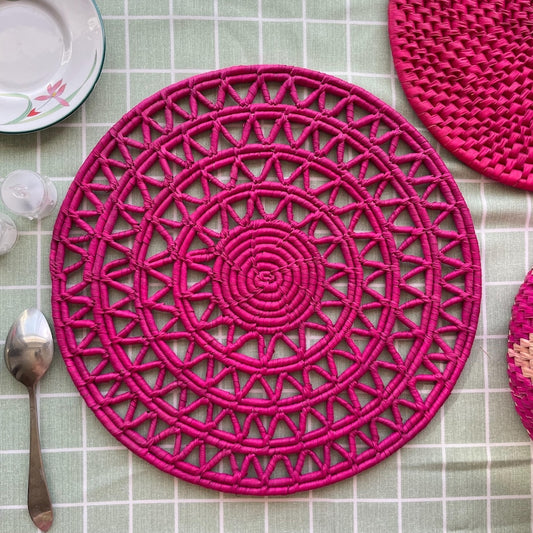 Woven Placemats Set of 4 – Hot Pink Fuchsia Boho Round Cut Work Placemats, Heat Resistant Dining Table Mats, Boho Table Decor